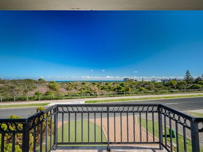 7 Long Beach Promenade, Mindarie WA 6030
