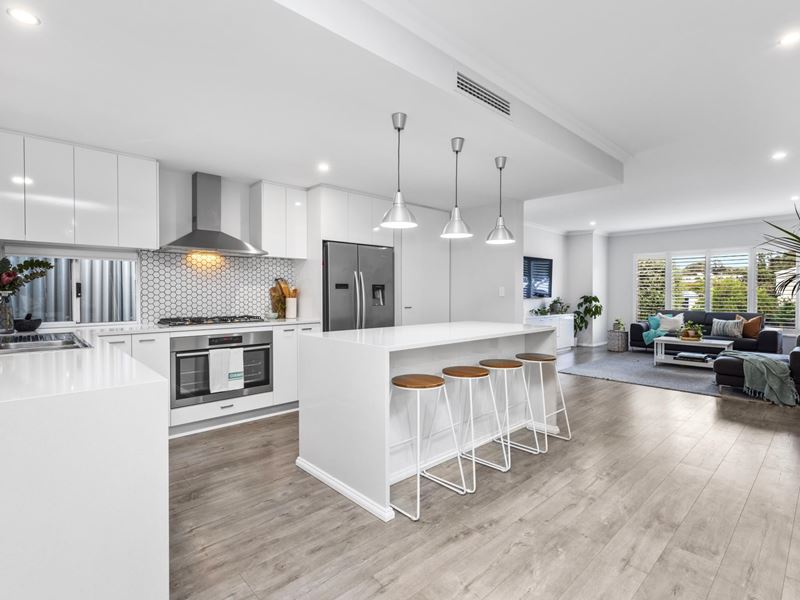 4 Bussell Road, Wembley Downs WA 6019