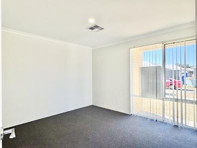 10 Loup Road, Maddington WA 6109