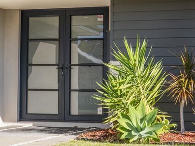 8 Nottely Crescent, Secret Harbour WA 6173