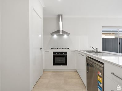 33 Glenlossie Avenue, Haynes WA 6112