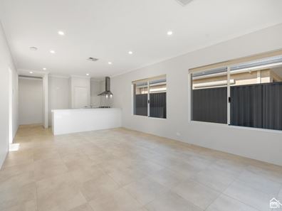 33 Glenlossie Avenue, Haynes WA 6112