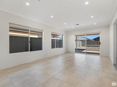 33 Glenlossie Avenue, Haynes WA 6112
