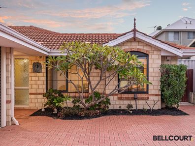 2/63 Clydesdale  Street, Como WA 6152