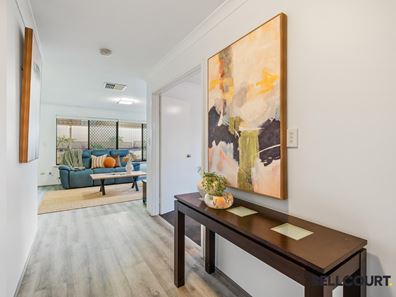 2/63 Clydesdale  Street, Como WA 6152
