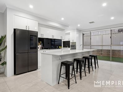 9 Mast Way, Coogee WA 6166