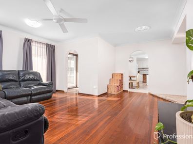 32 Glass Crescent, Mahomets Flats WA 6530