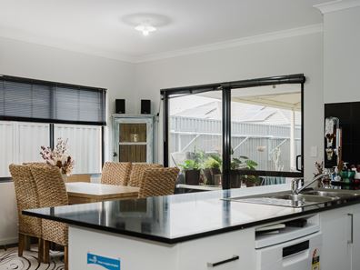 118 Nancarrow Way, Ravenswood WA 6208