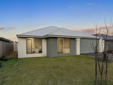 26 Grafton Way, Hilbert WA 6112
