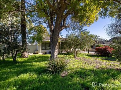 23 Bunney Road, Kelmscott WA 6111