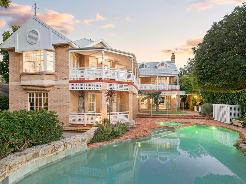 4 Kathryn Crescent, Dalkeith WA 6009