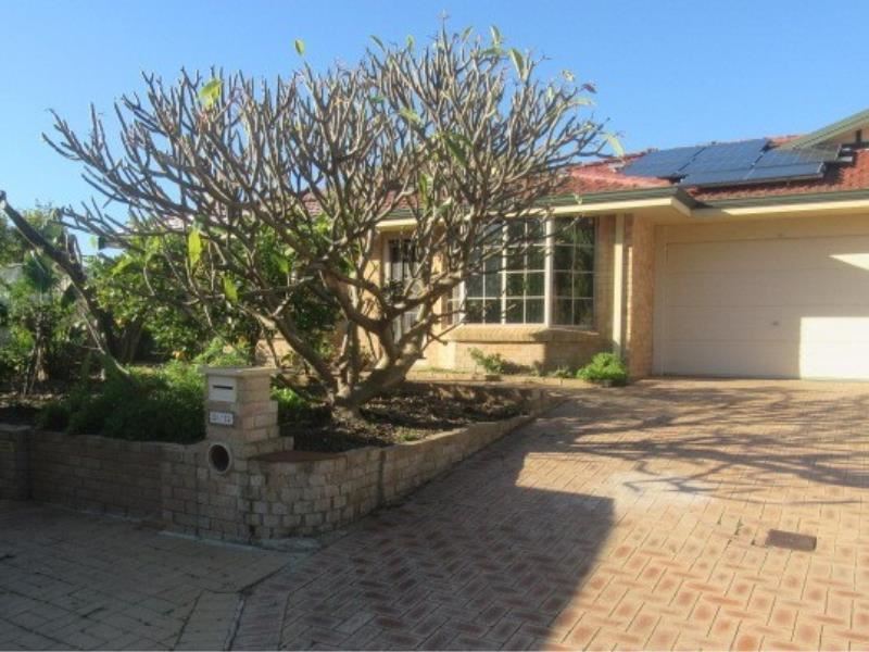 1/12 La Manche Avenue, Port Kennedy WA 6172