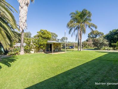 74 Birdwood Drive, Woodridge WA 6041