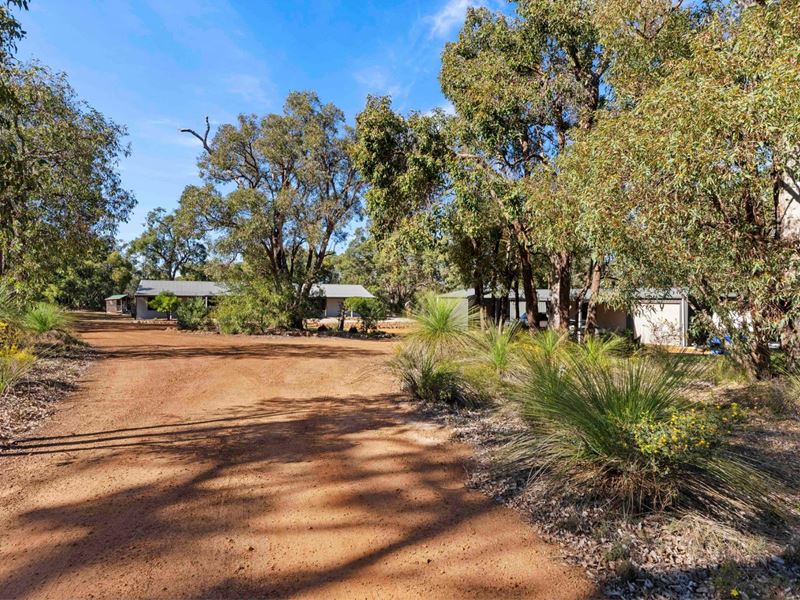 265 Rosewood Drive, Chittering WA 6084