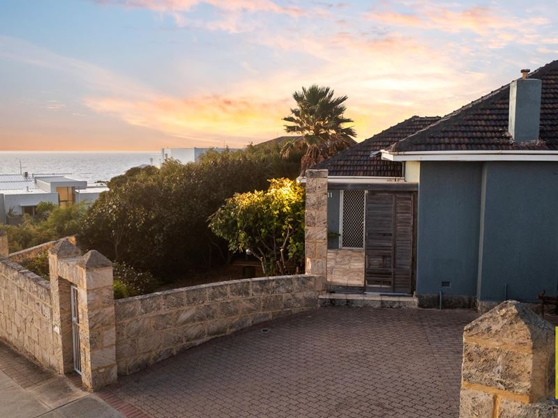 11 Kathleen Street, Trigg WA 6029