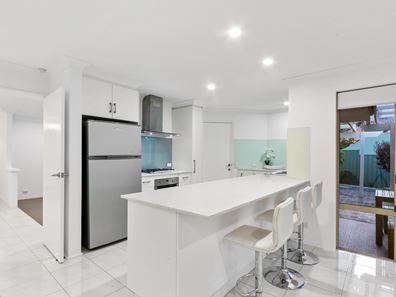 11 Blakers Ridge, Winthrop WA 6150