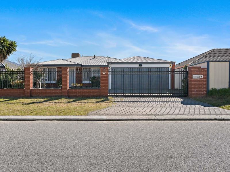 6 Swinden Court, Maddington