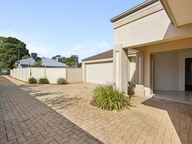 60A Grand Parade, Redcliffe WA 6104