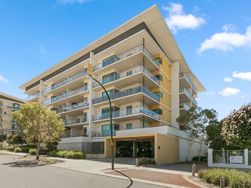 501/25 Malata Crescent, Success WA 6164