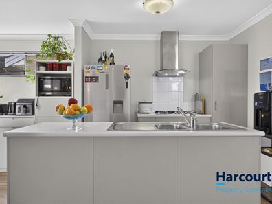 7 Snowy Lane, Hilbert WA 6112