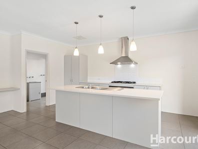 388 Peelwood Parade, Halls Head WA 6210