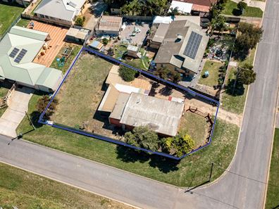 6 Duke Street, Wonthella WA 6530