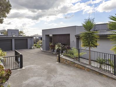 3 Robert Street, Mount Clarence WA 6330