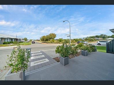 27 Betterton Rd, Caversham WA 6055