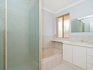 10A Briggs Court, Beaconsfield WA 6162