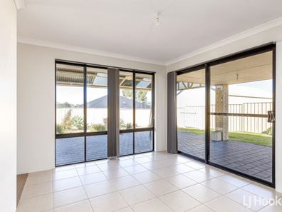 140 Braidwood Drive, Australind WA 6233