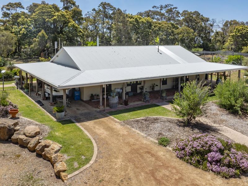 15 Lochinvar Place, Quindalup WA 6281