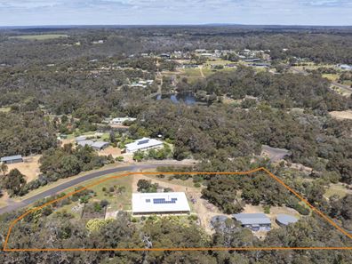 15 Lochinvar Place, Quindalup WA 6281