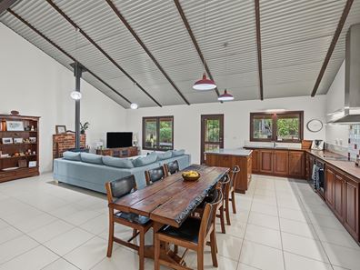 15 Lochinvar Place, Quindalup WA 6281