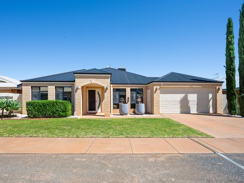 34 Nganka Way, Hannans WA 6430