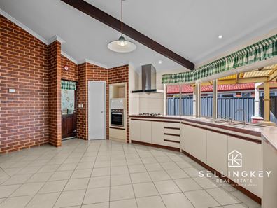 18 Durness Place, Canning Vale WA 6155