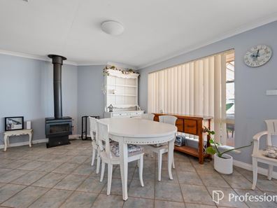130A Lyall Street, Lamington WA 6430