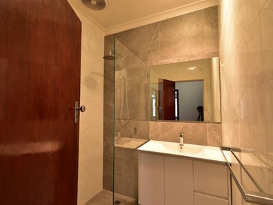 1/108 Manning Road, Wilson WA 6107