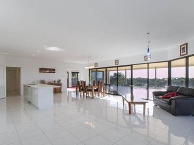 4 Glassford Vista, Glenfield WA 6532