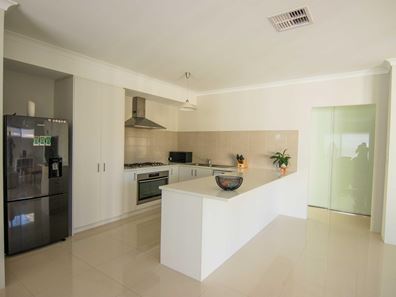 11 Henrietta Street, Bayswater WA 6053