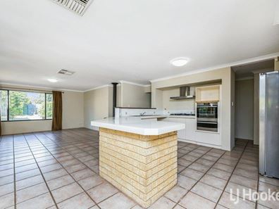 18 Bellbird Avenue, Huntingdale WA 6110