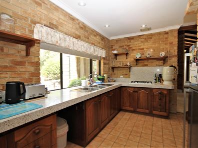 4 Crimp Crescent, Leschenault WA 6233