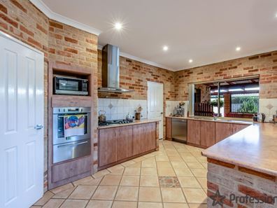 16 Brierley Court, Woorree WA 6530