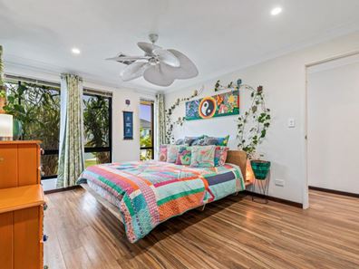 4 Gippsland Way, Banksia Grove WA 6031