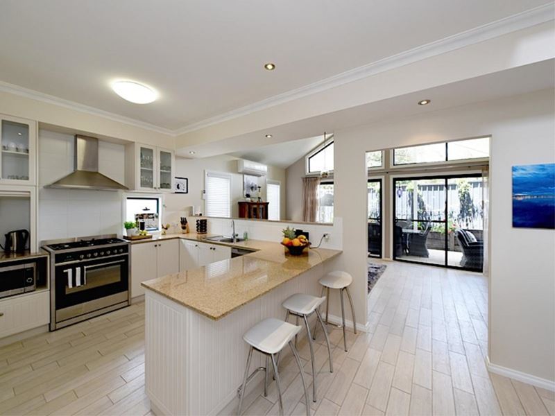 8A Hill View Terrace, St James