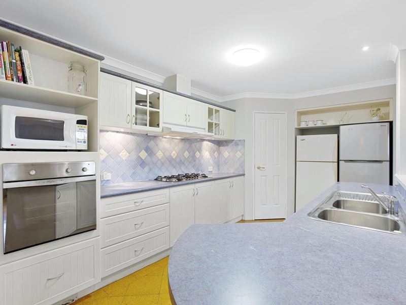 18 Shoveler Terrace, Joondalup