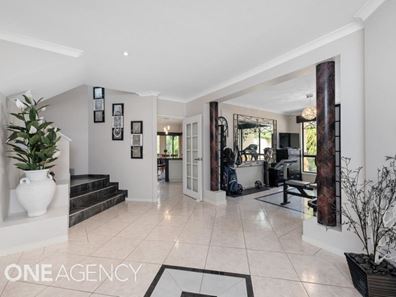 6 Frampton Crescent, Canning Vale WA 6155