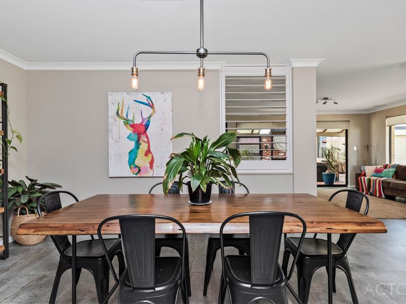 27 Teague Way, Lakelands WA 6180