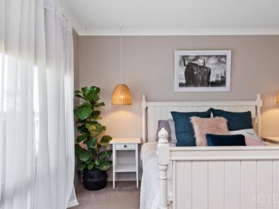 27 Teague Way, Lakelands WA 6180