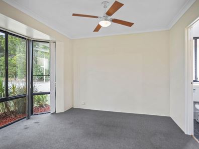 2 Rason Court, Seville Grove WA 6112