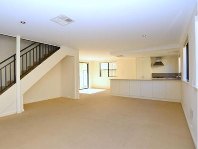 4/3 Elward Place, Balga WA 6061